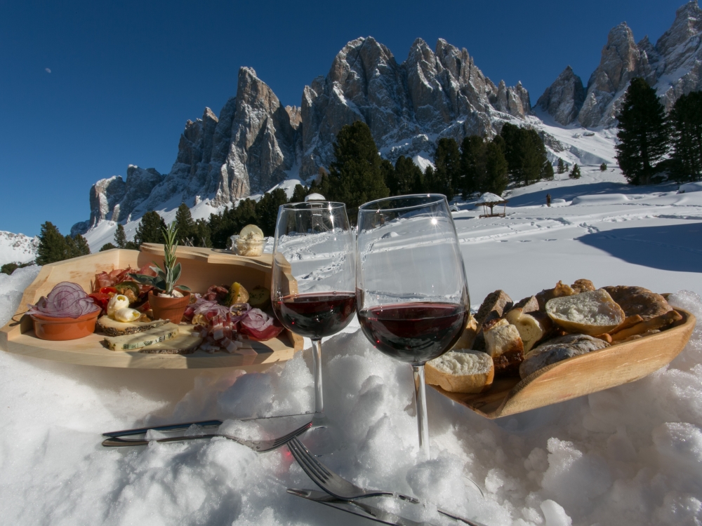 Snow & Wine